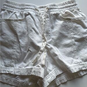 Universal Thread Women's White Cargo Shorts